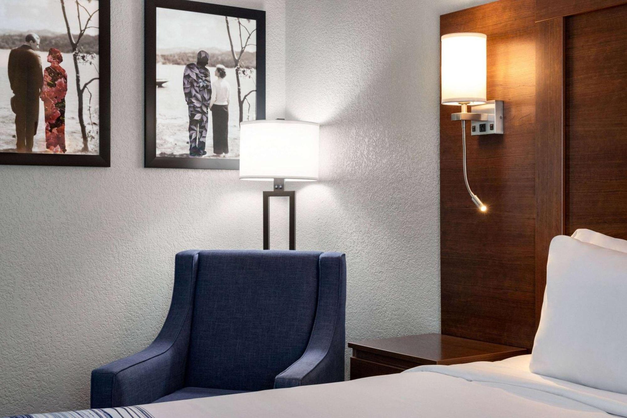 Americinn By Wyndham Williamsburg Eksteriør bilde